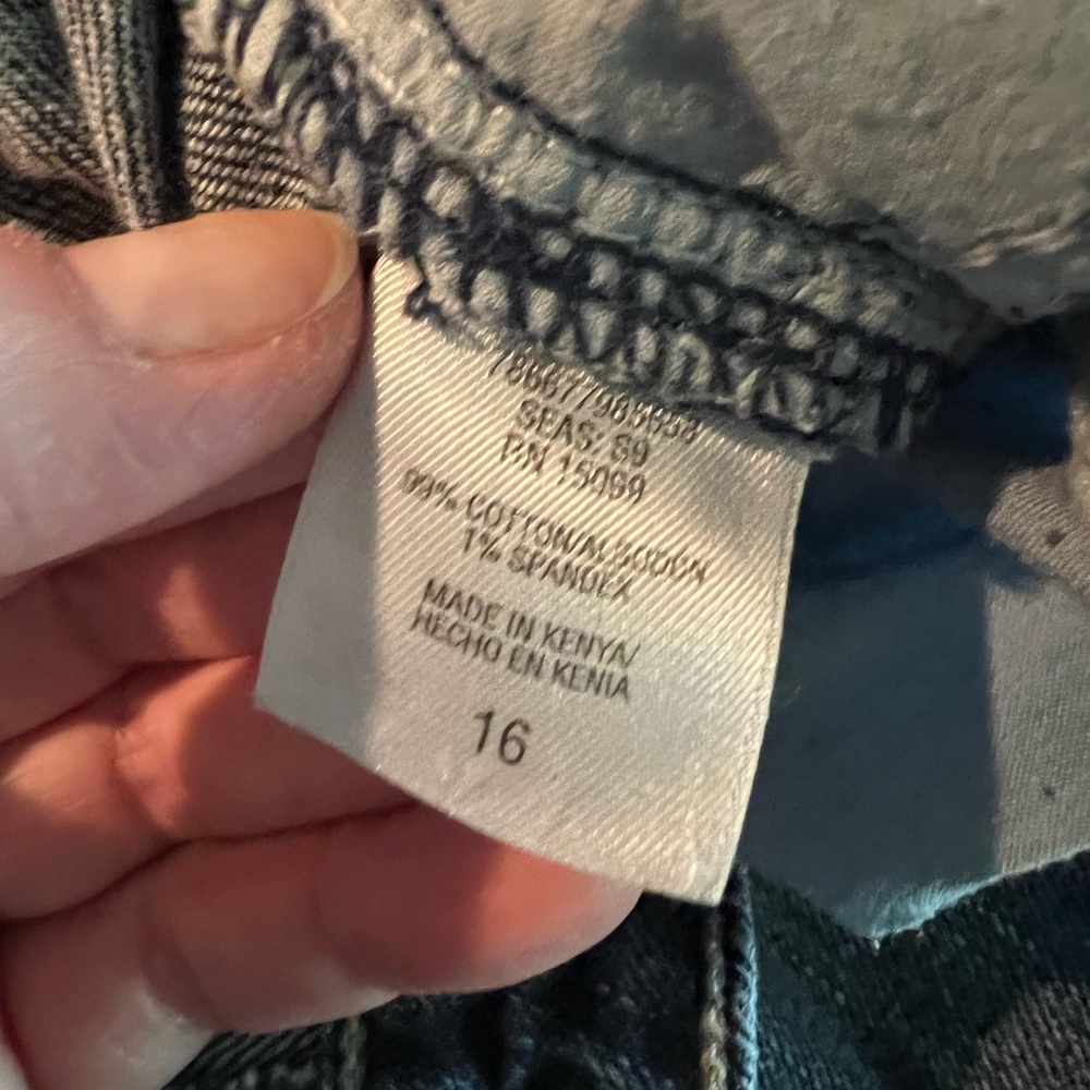 Capri Jeans - Picture 5 of 5
